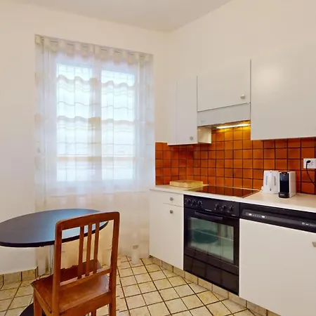 Charming Flat In The Heart Of *