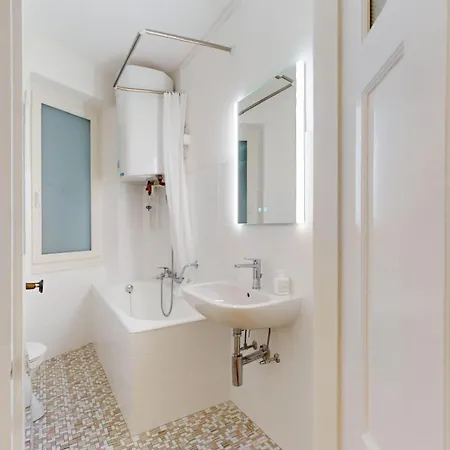 Charming Flat In The Heart Of Apartamento *